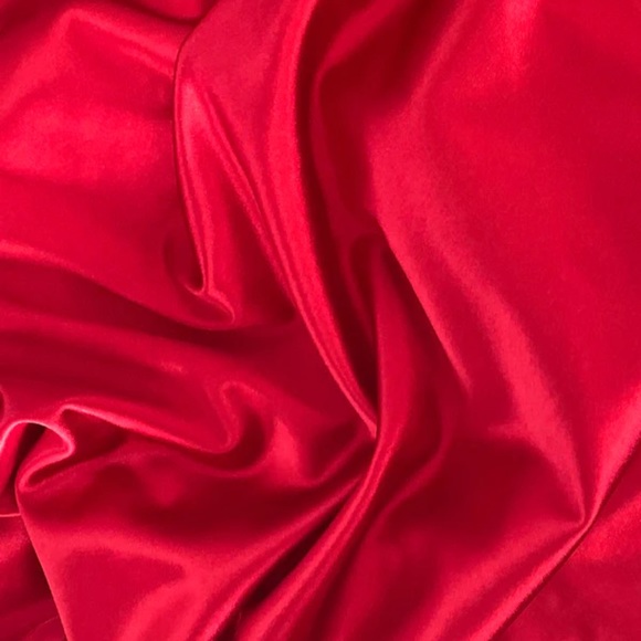 Red Gown ❤️ - Picture 3 of 6